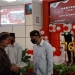 Bagus Kurniawan, Kepala Divisi Pemasyarakatan Kantor Wilayah kementerian Hukum dan HAM Gorontalo. Sedang menyerahkan secara simbolis, Remisi, kepada Wabin yang dinyatakan bebas, Selasa (17/8/2021). (Foto: Sari/gopos)