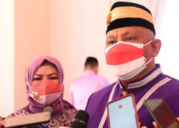 Rusli Habiebie usai menghadiri upacara HUT RI Provinsi Gorontalo. (Foto istimewa)