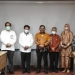 Wali Kota Gorontalo, Marten Taha saat bersama Kepala Perpustakaan Nasional RI, Muhammad Syarif Banto di Kantor Perpustakaan Nasional RI, Senin (13/9/2021) Foto (Diskominfo Kota Gorontalo)