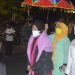 Sosial Tri Rismaharini saat tiba di Gorontalo dan disambut dengan adat Mopotilolo, di Bandara Djalaludin Gorontalo, Rabu (29/9/2021). Foto : Putra/Gopos.