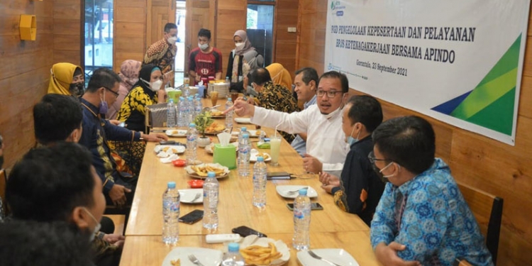 Focus Group Discussion Kepesrtaan dan Pelayanan BPJS Ketenagakerjaan bersama APINDO. (Foto AKP)