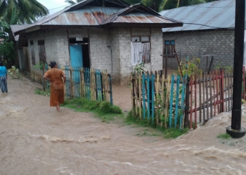 Banjir yang melanda Desa Cendana Putih, Kecamatan Bone, Bone Bolango, Rabu (8/9/2021). (istimewa)