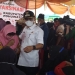 Bupati Pohuwato, Saipul Mbuinga, meninjau pelaksanaan vaksinasi serta mengingatkan warga untuk selalu disiplin protokol kesehatan.