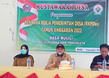 Musyawarah Desa yang dilaksanakan Pemerintah Desa Bulili dalam rangka penyusunan RKP Desa Bulili 2022, Selasa (14/9/2021). (mahmud/gopos)