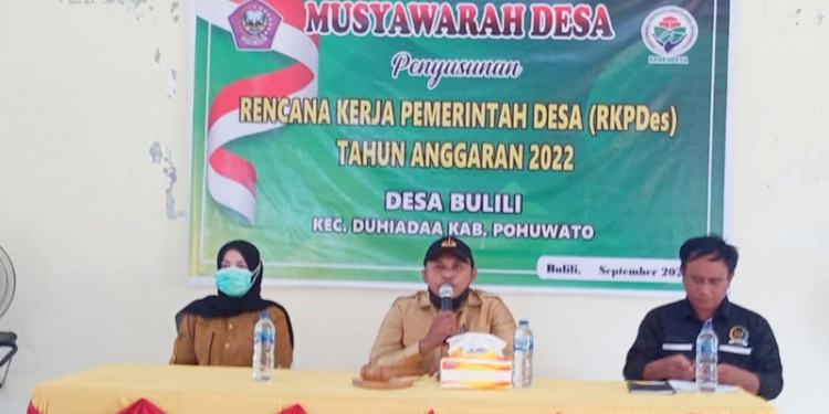 Musyawarah Desa yang dilaksanakan Pemerintah Desa Bulili dalam rangka penyusunan RKP Desa Bulili 2022, Selasa (14/9/2021). (mahmud/gopos)