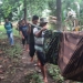 Jasad MO dievakuasi warga dari tepi sungai Mebongo, Kecamatan Sumalata, Kabupaten Gorontalo Utara. (istimewa)