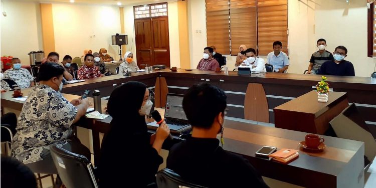 Suasana rapat pertemuan Lingkar Temu Kabupaten Lestari (LTKL) di Aula kantor Bappeda Kabupaten Gorontalo, Jumat (24/9/2021). (Dok. Humas Kominfo Kabupaten Gorontalo)