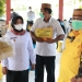 Gubernur Gorontalo, Rusli Habibie bersama Wakil Bupati Pohuwato Hj. Suharsi Igirisa dan ketua DPRD Pohuwato Nasir Giasi dalam kegiatan Bakti Sosial NKRI.