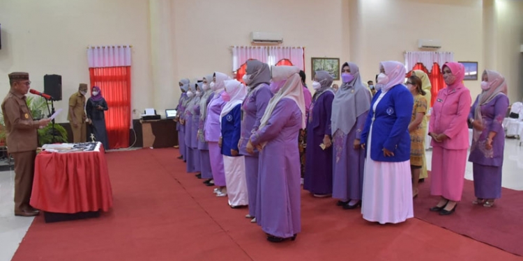 Bupati Pohuwato, Saipul Mbuinga, melantik pengurus GOW Pohuwato periode 20212-2026.