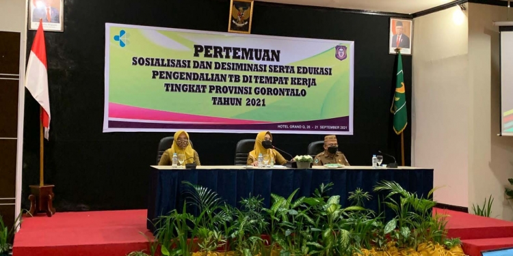 Dinas Kesehatan Provinsi Gorontalo terus menggenjot penanganan dan pengendalian Tuberculosis (TBC) lewat sosialisasi dan desiminasi serta edukasi di Hotel Grand Q Kota Gorontalo, Senin (20/9/2021). (Foto Istimewa)