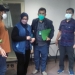 Tim tangkap buronan (Tabur) Kejaksaan Agung, bersama tim tabur Kejaksaan Tinggi (Kejati) Gorontalo, dan tim tabur Kejati D.I. Yogyakarta, sedang mengamankan tersangka AO, Rabu (8/9/2021). Foto : istimewa