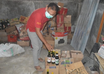 Operasi Masyarakat (OPS Pekat) - Polres Gorontalo berhasil mengamankan berbagai macam jenis minuman beralkohol. Foto : Putra/Gopos.