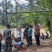 Komanda Distrik Militer (Dandim) 1304/Gorontalo Letkol Czi Donny Ardiwidha M.Han bersama Kepala Dinas Kesehatan Bone Bolango, dr. Meyrin Kadir saat meninjau lokasi tempat pelaksanaan TMMD 2021 di Desa Tulabolo Kecamatan Suwawa Timur. (Foto Istimewa)