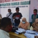 Kegiatan vaksinasi Covid-19 yang berlangsung di Masjid Agung Baiturrahman, Kecamatan Limboto, Kabupaten Gorontalo, Senin (6/9/2021). (Putra/gopos)