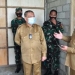 Wagub Gorontalo, Idris Rahim (tengah) meninjau pembangunan RHIR di Kelurahan Donggala, Kecamatan Hulonthalangi, Kota Gorontalo, Selasa (21/9/2021). (Foto: Haris)