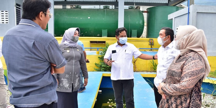Wakil Bupati Pohuwato saat kunjungan ke kawasan huntap duyu, kota palu.