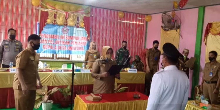Pelantikan PAW Kades Omayuwa