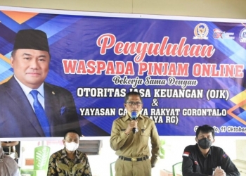 Sekretaris Daerah Kota Gorontalo, Ismail Madjid saat memberikan sambutan pada kegiatan penyuluhan waspada pinjaman online. Foto (Diskominfo Kota Gorontalo