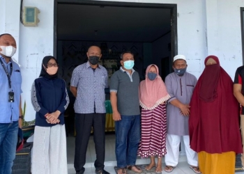 Komisi I DPRD Provinsi Gorontalo melakukan kunjungan kerja guna melakukan monitoring progres dan pelayanan vaksinasi kepada masyarakat di Desa Moputi, Kecamatan Tibawa, Kabupaten Gorontalo. Ahad (17/10/2021).Foto Istimewa