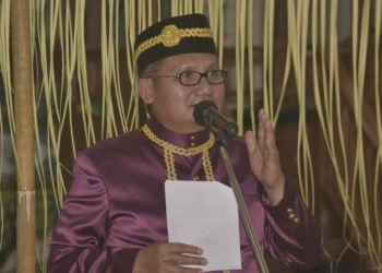 Wali Kota Gorontalo, Marten Taha saatmenghadiri peringatan Maulid Nabi Muhammad SAW 1443 H di Masjid Baiturrahim Kota Gorontalo. Foto (Diskominfo Kota Gorontalo