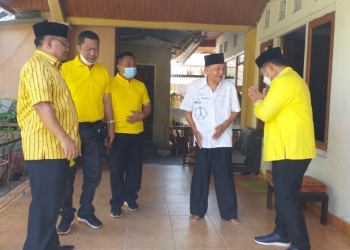 Momen Haru di Tengah HUT ke 57 Partai Golkar. Foto istimewa