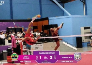 Tim sepak takraw putra Gorontalo saat berlaga menjamu tim sepak takraw putra Jawa Tengah pada PON XX Papua. (Foto istimewa)