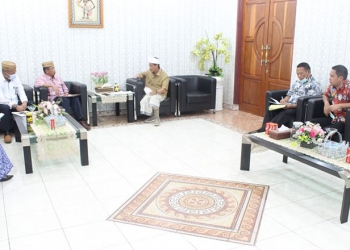 Pertemuan singkat antara BWS Sulawesi II bersama Bupati Gorontalo, Nelson Pomalingo di Ruang Kerja Bupati Gorontalo, Selasa (5/10/2021). Istimewa