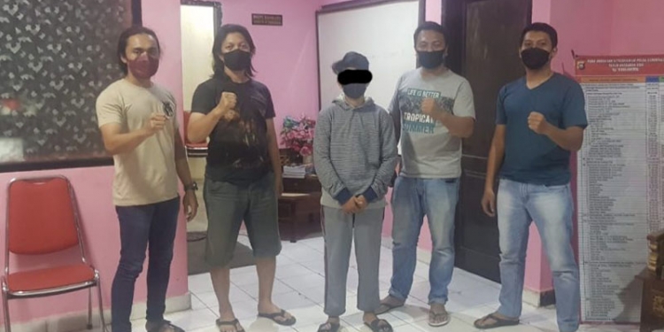 Tim Resmob Polda Gorontalo mengamankan VP terduga membawa lari anak di bawah umur. (Humas Polda Gorontalo)