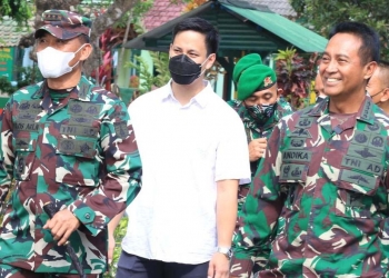 Kepala Staf TNI Angkatan Darat, Jenderal TNI Andika Perkasa saat mengunjungi Yonif 511/DY, Kamis (21/10/2021). (Foto: Kodim 0808/Blitar)