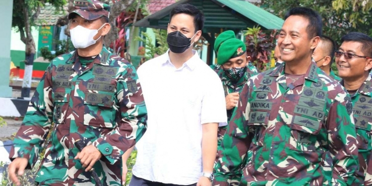 Kepala Staf TNI Angkatan Darat, Jenderal TNI Andika Perkasa saat mengunjungi Yonif 511/DY, Kamis (21/10/2021). (Foto: Kodim 0808/Blitar)