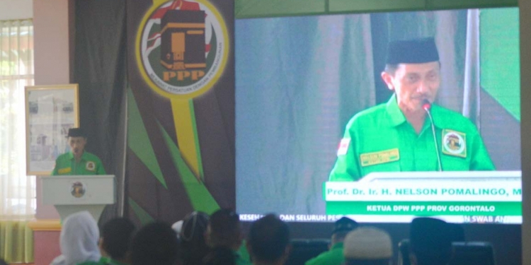 Ketua DPW PPP Provinsi Gorontalo, Nelson Pomalingo saat memberikan sambutan pada pembukaan Musyawarah Cabang PPP serentak di Provinsi Gorontalo, di Aula Baitul Izza, Kecamatan Limboto, Kabupaten Gorontalo, Rabu (6/10/2021). (Foto: Putra/Gopos)