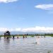 Pencarian korban hilang di pesisir Danau Limboto oleh tim SAR Gabungan. (sari/gopos)