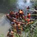 PENCARIAN KORBAN HILANG - Sejumlah personel tim gabungan dikerahkan dalam pencarian korban hilang di sungai bulango, Senin (11/10/2021), (Foto: Putra/Gopos)