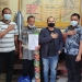 Upan Polapa (ketiga dari kiri) saat diamankan pihak Polres Gorontalo. (Foto : Istimewa)