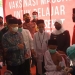 Kepala Bappenas Suharso Monoarfa (batik hijau), bersama Bupati Blitar Rini Syarifah, saat meninjau vaksinasi santri di Ponpes Nurul Ulum 2, Kabupaten Blitar, Jum'at (1/10/2021). (Foto: Ma'ruf/gopos)