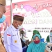 Bupati Pohuwato, Saipul Mbuinga, saat meninjau pelaksanaan vaksinasi di Desa Karya Baru, Kecamatan Dengilo, Kabupaten Pohuwato. (dok. gopos)