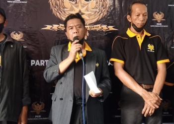 Sekretaris Jenderal DPW PKR Jawa Timur Ratnawan Lukito, saat menyampaikan pidato politiknya, di Kantor DPD PKR Kota Blitar, Kamis (28/10/2021). (Foto: gopos.id)