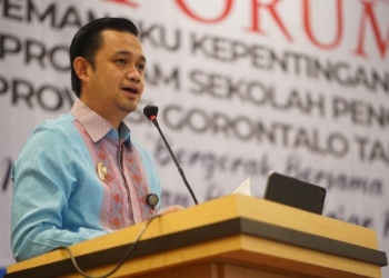 Wakil Wali Kota Gorontalo, Ryan Kono saat memberikan sambutannya pada pada forum pemangku kepentingan program sekolah penggerak, bertempat di Hotel Aston, Kamis (25/11/2021). Foto (Diskominfo Kota Gorontalo