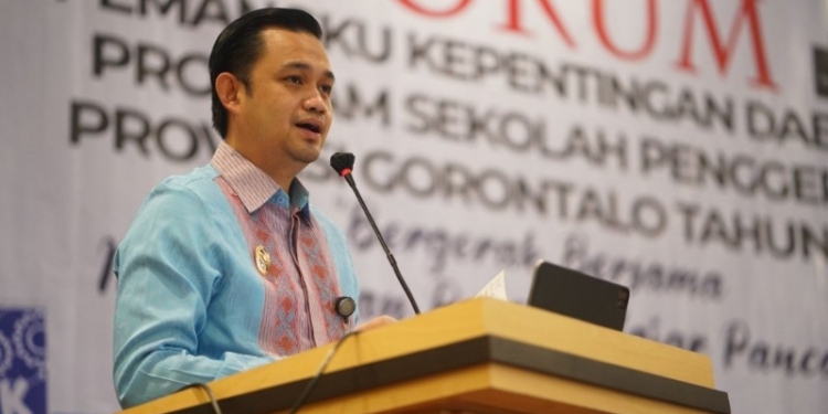 Wakil Wali Kota Gorontalo, Ryan Kono saat memberikan sambutannya pada pada forum pemangku kepentingan program sekolah penggerak, bertempat di Hotel Aston, Kamis (25/11/2021). Foto (Diskominfo Kota Gorontalo