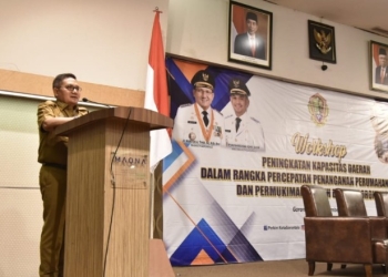 Wali Kota Gorontalo saat memberikan sambutan pada acara workshop peningkatan kapasitas daerah, Senin (29/11/2021). Foto (Diskominfo Kota Gorontalo