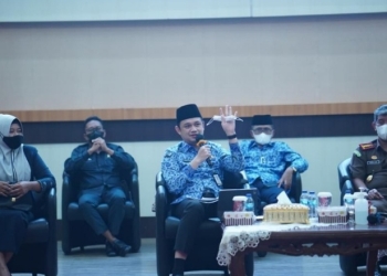 Wakil Wali Kota Gorontalo saat menghadiri Rapat Forkopimda Provinsi Gorontalo, Senin (29/11/2021). Foto (Diskominfo Kota Gorontalo