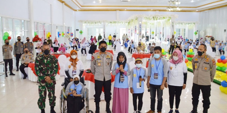 Layanan dukungan Psikososial yang dilaksanakan Biro SDM Polda Gorontalo untuk anak-anak terdampak Covid-19 dan anak-anak berkebutuhan khusus, Selasa (2/11/2021). (Humas Polda Gorontalo)