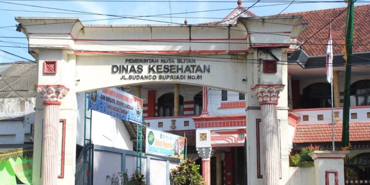 Dinas Kesehatan Kota Blitar (tampak dari depan). (Fto: ma'ruf/gopos)