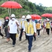 Gubernur Rusli Habibie saat meninjau langsung progres pekerjaan pembangunan Bendungan Bulango Ulu di Desa Tuloa, Kecamatan Bulango Utara, Kabupaten Bone Bolango, Rabu (3/11/2021). (Foto: Salman)