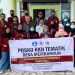 Mahasiswa KKNT Desa Binajaya, Kecamatan Tolangohula, Kabupaten Gorontalo berpose bersama aparat desa (istimewa)