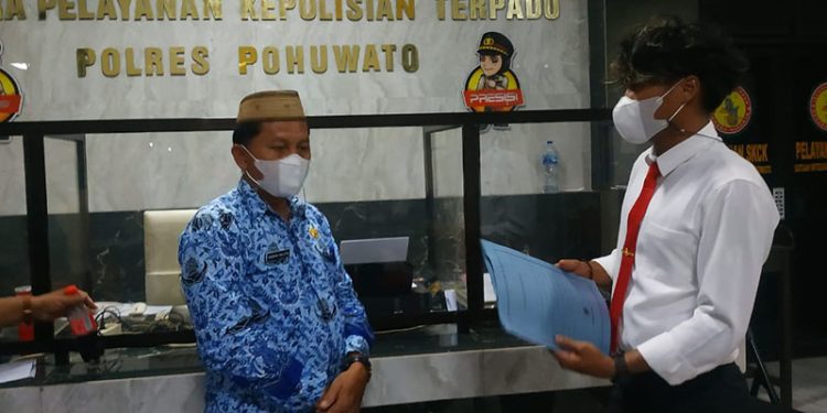 Kepala Bidang Dinas Penanaman Modal dan Pelayanan Terpadu Satu Pintu (PTSP) Hasan Haluta. Senin (29/11/2021)
