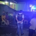 Personil Polsek Kota Timur, tengah mengamankan sekelompok pemuda yang kedapatan sedang berpesta miras di Kelurahan Heledulaa, Kecamatan Kota Timur, Kota Gorontalo, Senin (22/11/2021). Foto : istimewa
