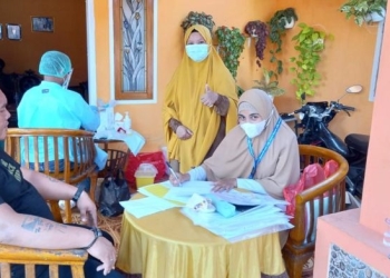 Pendampingan oleh tim Dinas Kesehatan Provinsi Gorontalo pada Studi Serosurvei oleh Badan Litbangkes Kemenkes RI di Kelurahan Limbah B Kota Gorontalo (istimewa)