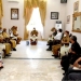 Audens Gubernur Rusli Habibie bersama Kepala Dinas Pariwisata Provinsi Gorontalo dan jajarannya juga asosiasi penggiat wisata di Gorontalo, Senin (1/11/2021). Pertemuan ini guna membahas pengukuhan dan pembentukan Badan Promosi Pariwisata Daerah (BPPD) Gorontalo. (Foto: Salman)