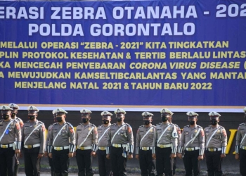 Apel Gelar Pasukan Zebra Otanaha 2021, Senin (15/11/2021). Operasi itu selain untuk meningkatkan Kamseltibcarlantas juga untuk menegakan protokol kesehatan dan penanganan pandemi Covid-19. (Foto: Salman).